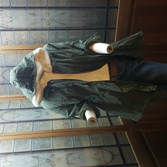 tao-yuting Winter Coat Converts To Fall Jacket! - Picture 8 of 9
